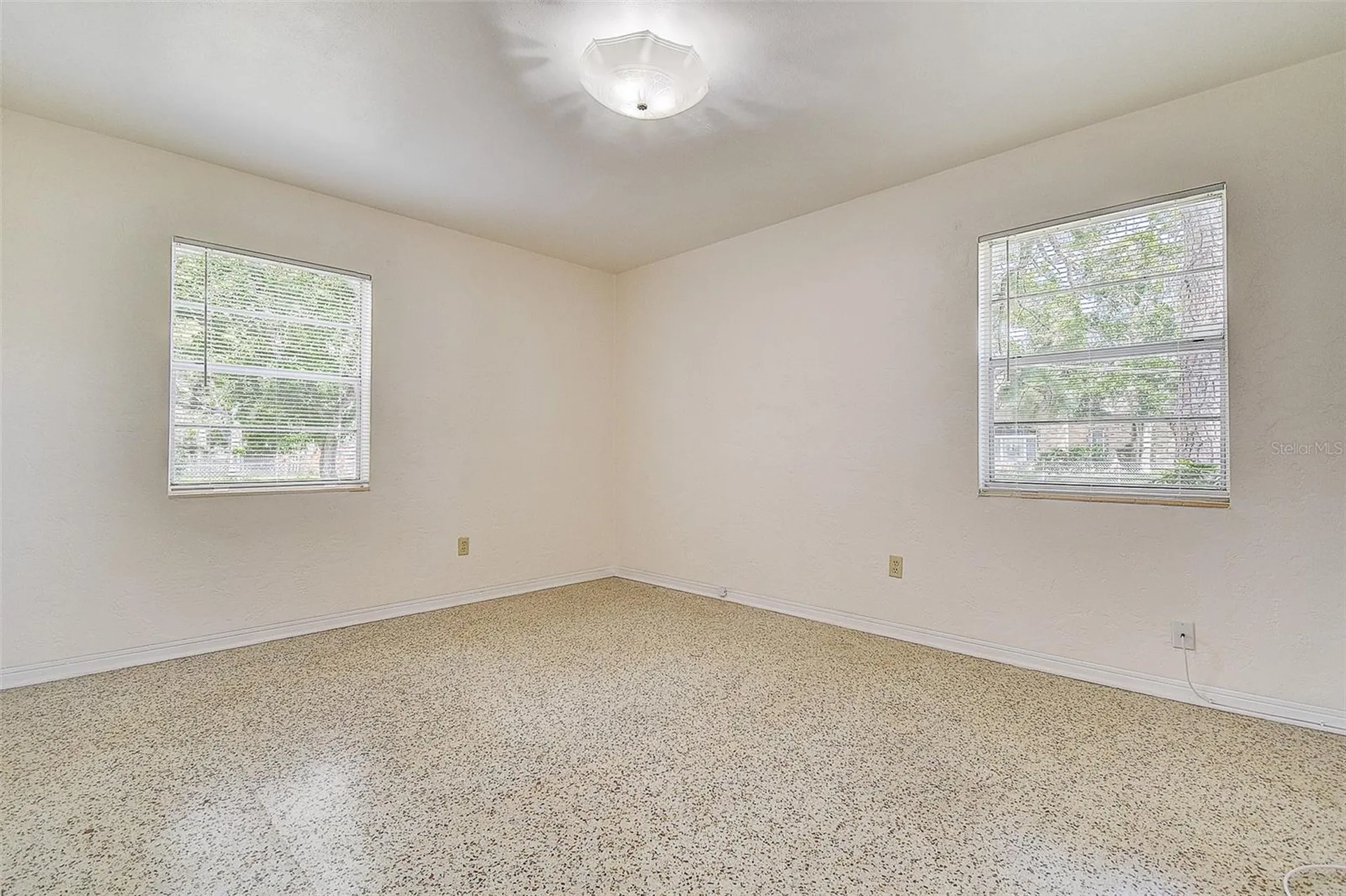 2518 40th Avenue N St Petersburg FL 33710