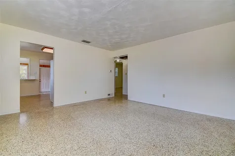 2518 40th Avenue N St Petersburg FL 33710