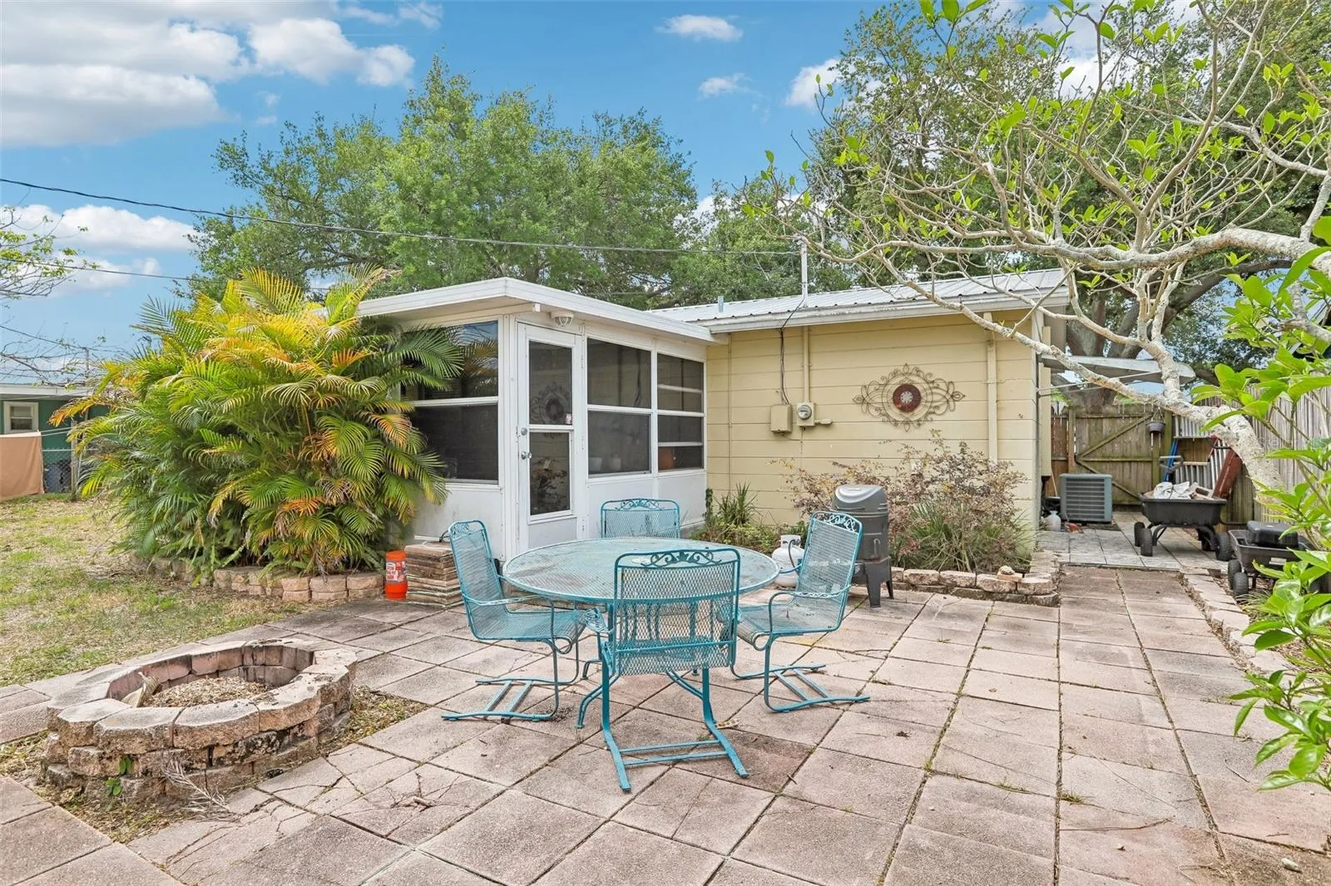 5775 57th Avenue N St Petersburg FL 33709