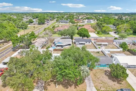 5775 57th Avenue N St Petersburg FL 33709
