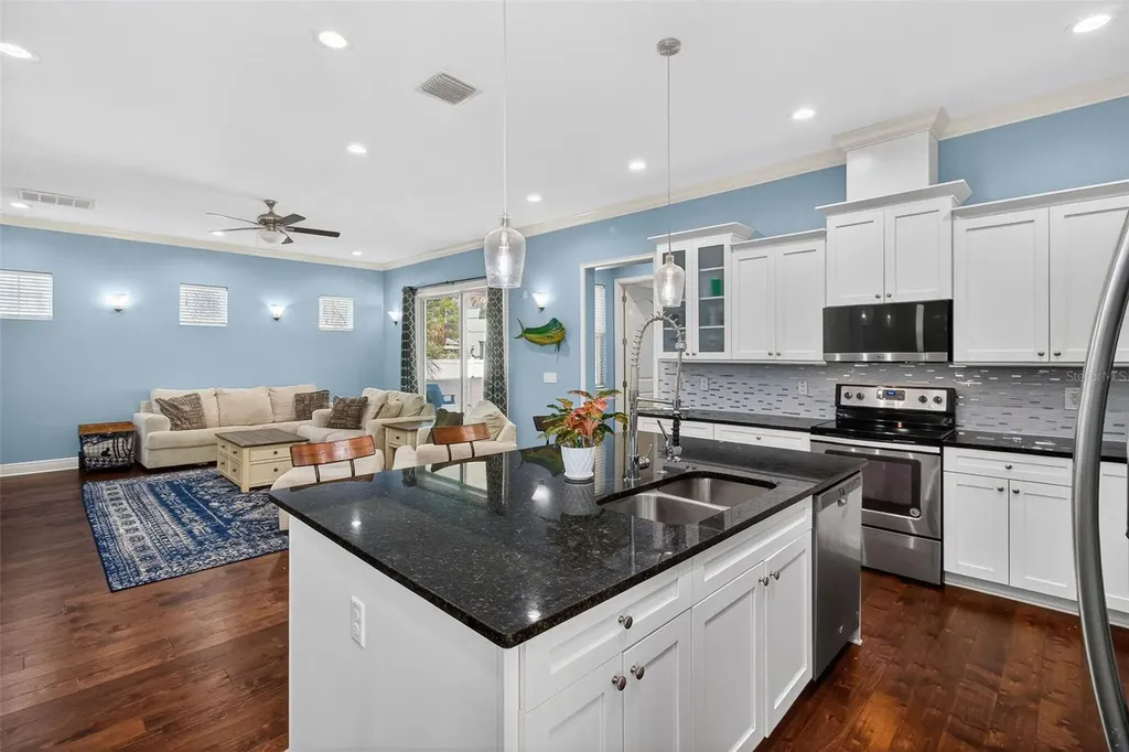 3503 W Price Avenue Tampa FL 33611