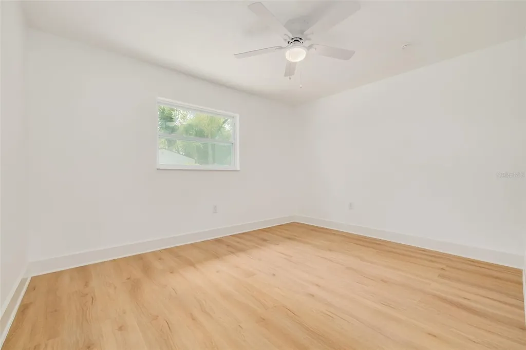 7264 56th Avenue N St Petersburg FL 33709
