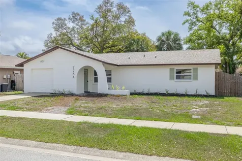 7264 56th Avenue N St Petersburg FL 33709