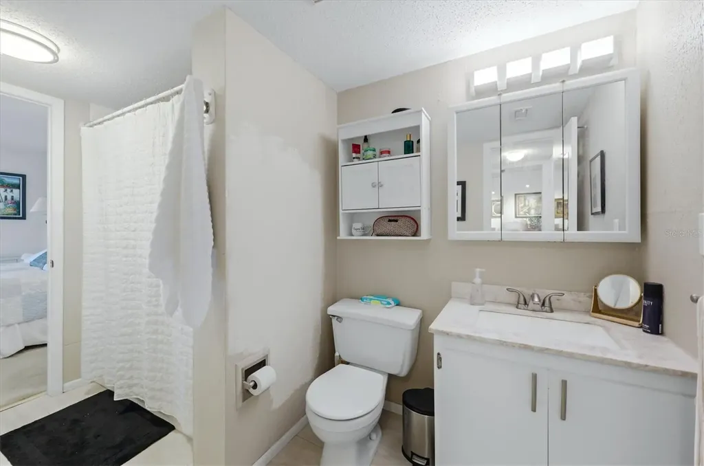 4137 Lake Bayshore Drive Bradenton FL 34205