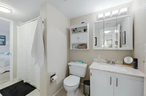 4137 Lake Bayshore Drive Bradenton FL 34205