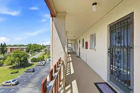 4137 Lake Bayshore Drive Bradenton FL 34205