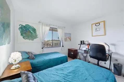 4137 Lake Bayshore Drive Bradenton FL 34205