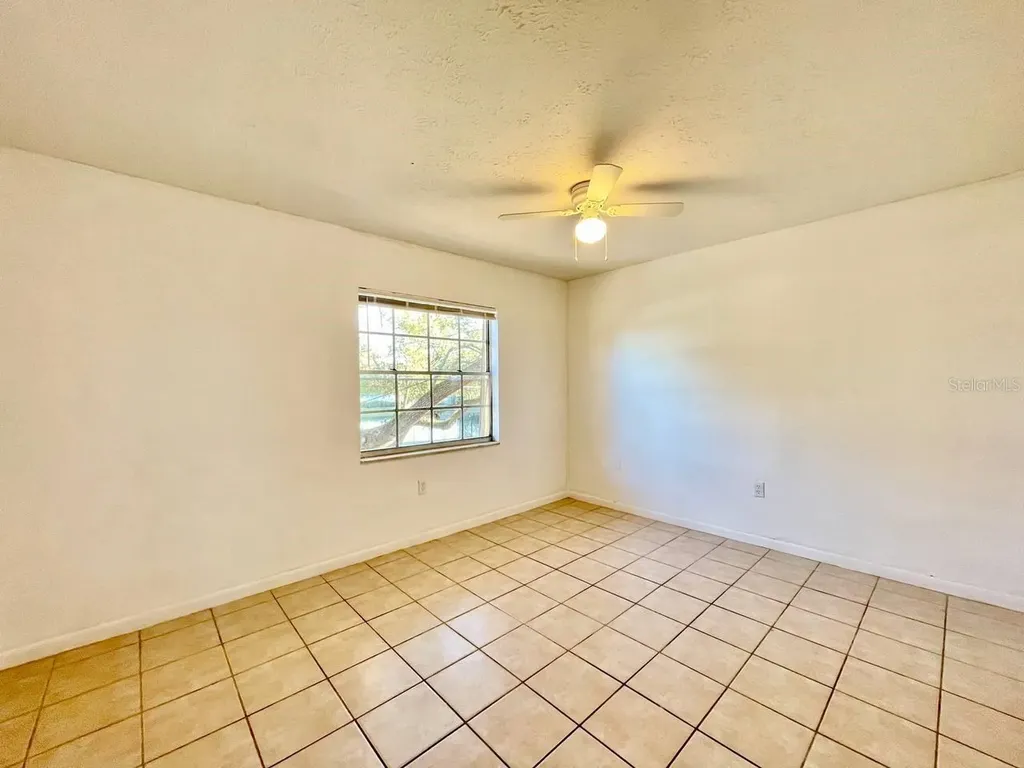 3826 Lakeshore Drive Tampa FL 33604