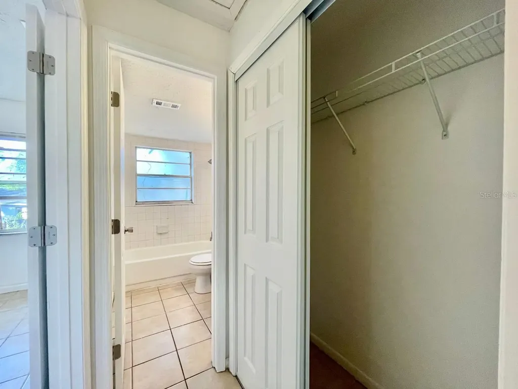 3826 Lakeshore Drive Tampa FL 33604