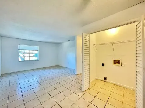3826 Lakeshore Drive Tampa FL 33604