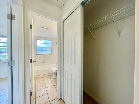 3826 Lakeshore Drive Tampa FL 33604