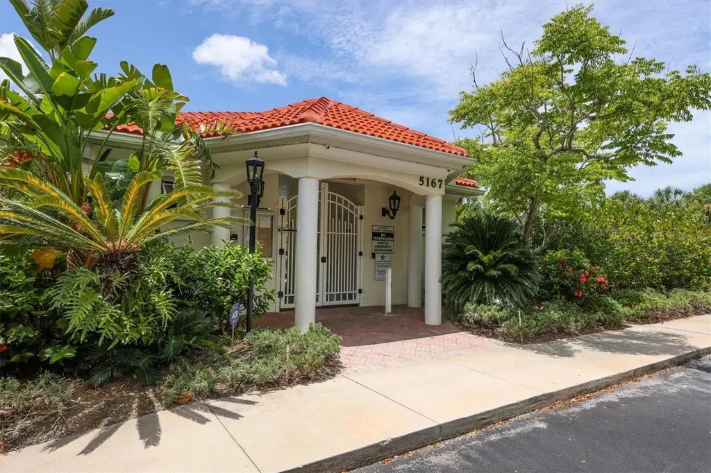 6726 W Country Club Lane Sarasota FL 34243