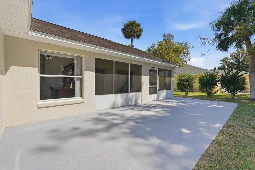 23 Old Sunbeam Drive South Daytona FL 32119
