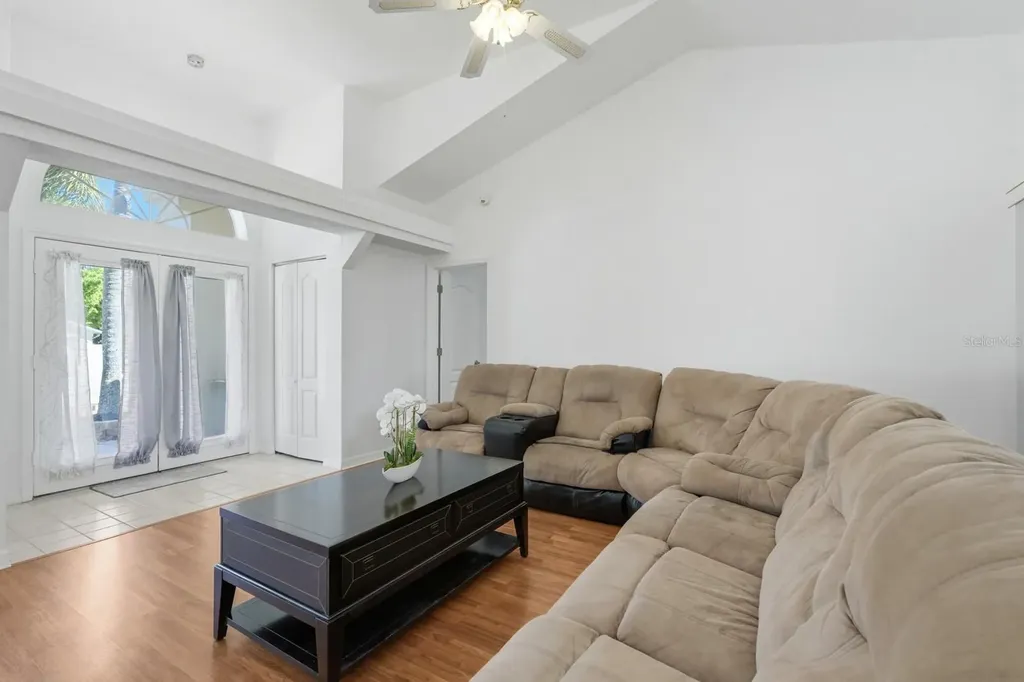 23 Old Sunbeam Drive South Daytona FL 32119