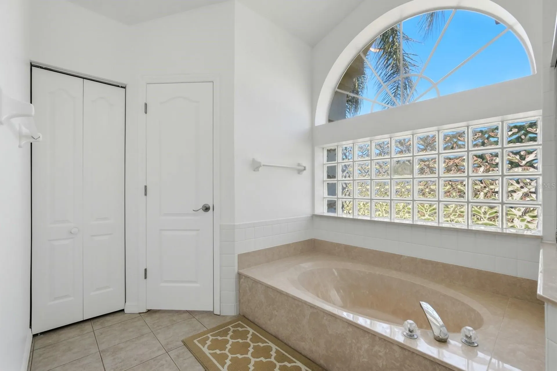 23 Old Sunbeam Drive South Daytona FL 32119
