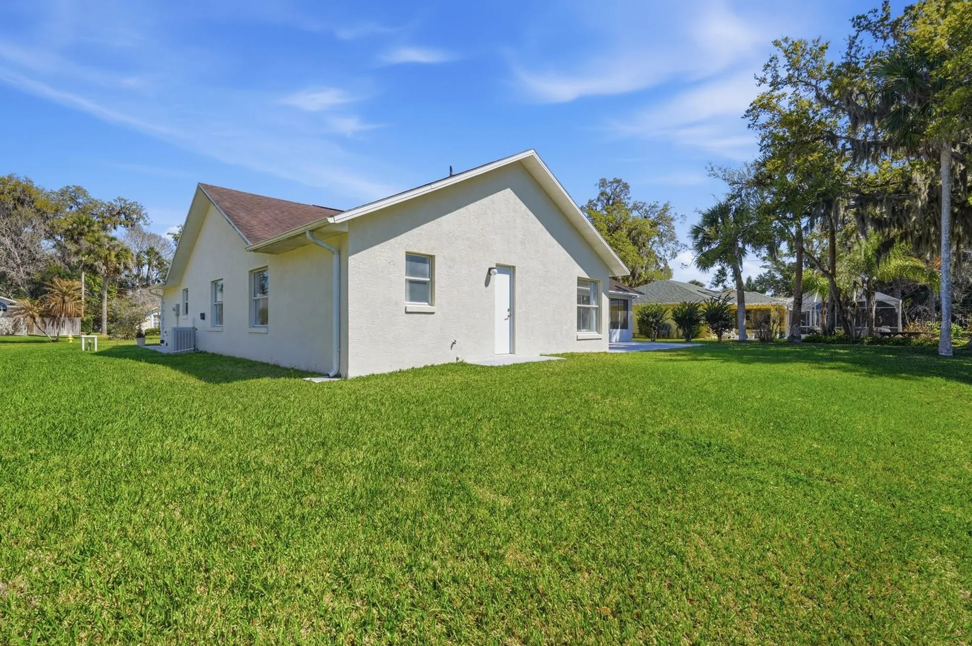 23 Old Sunbeam Drive South Daytona FL 32119