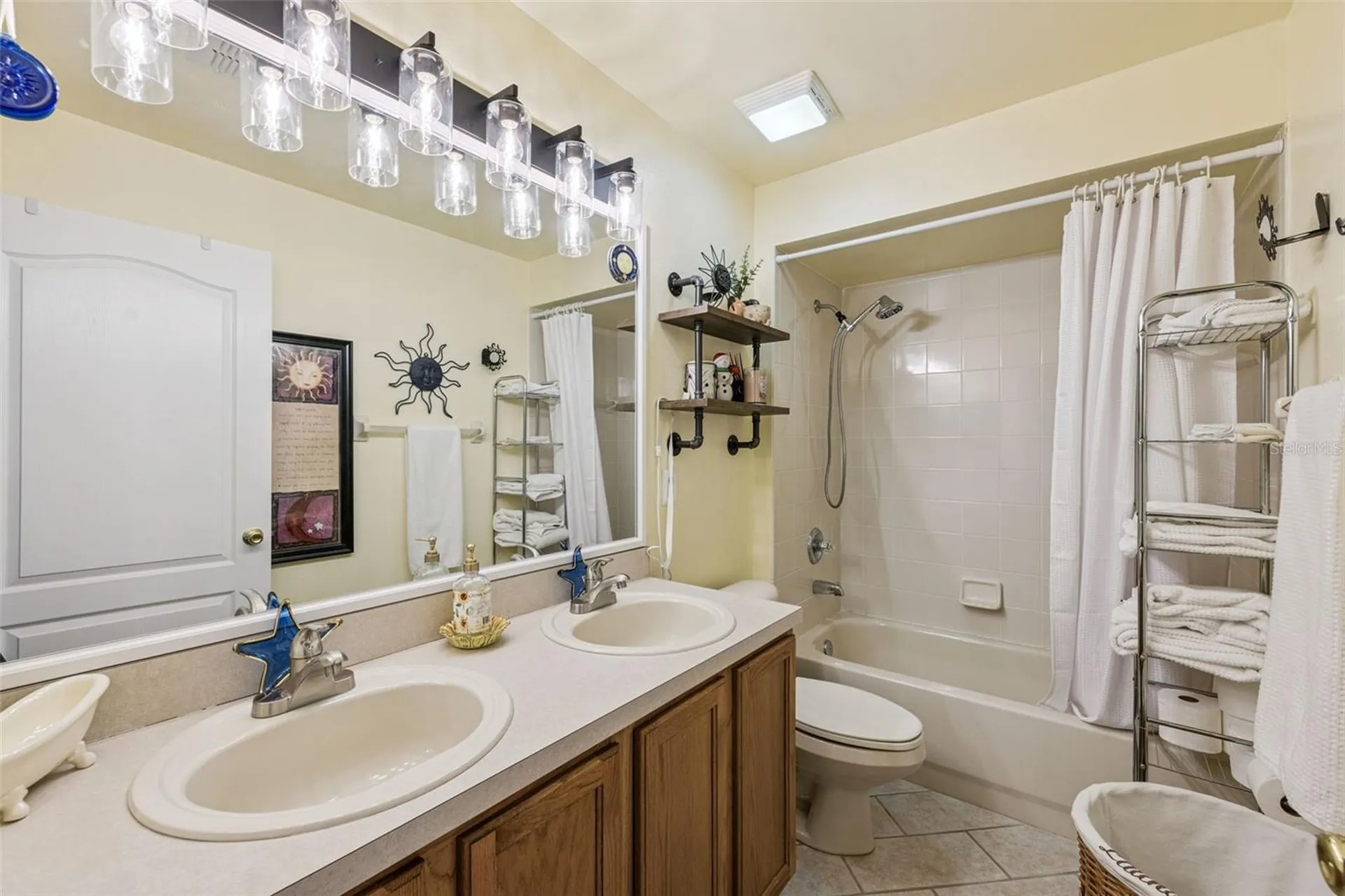 1102 Royal Saint George Drive Orlando FL 32828