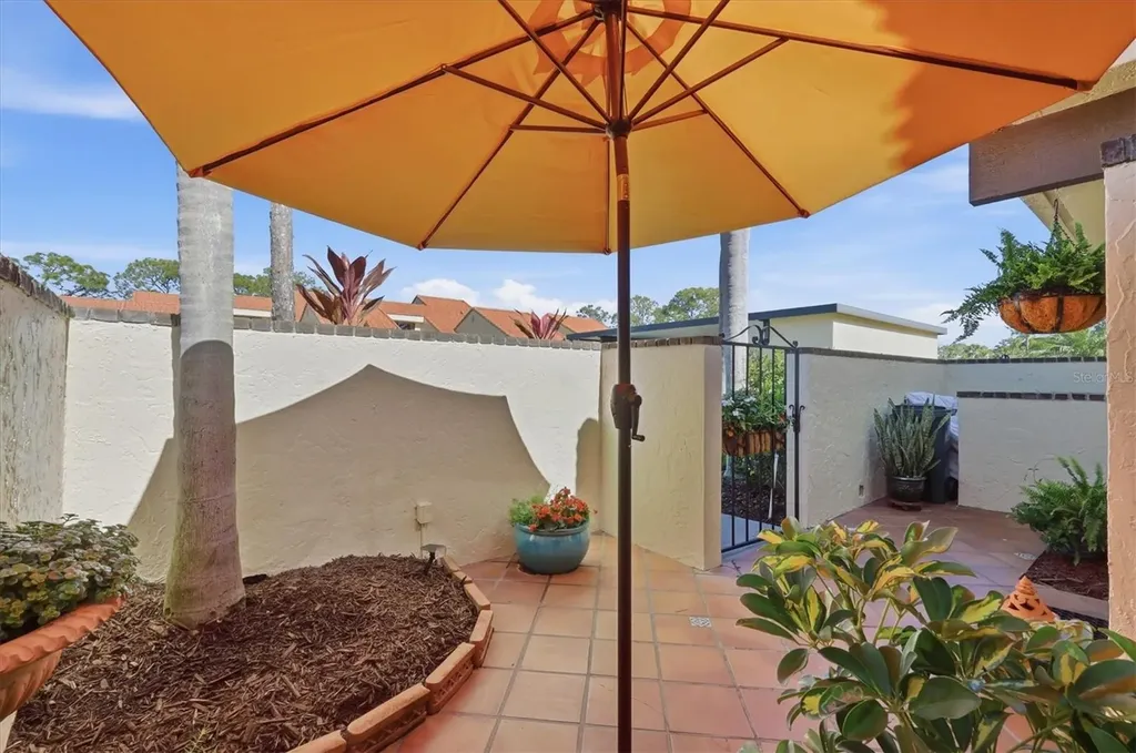 5312 Huntingwood Court Sarasota FL 34235