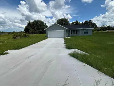 9 Malauka Loop Lane Ocklawaha FL 32179