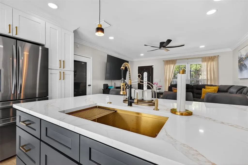 4420 Pompano Drive SE St Petersburg FL 33705