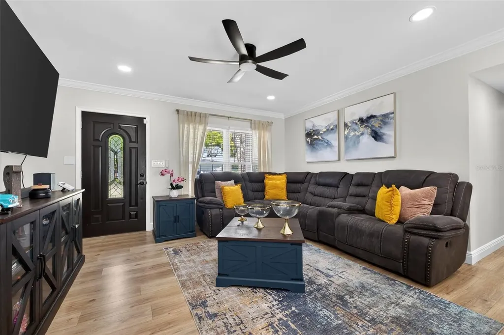 4420 Pompano Drive SE St Petersburg FL 33705