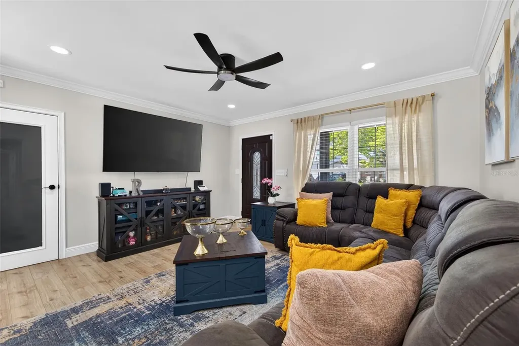 4420 Pompano Drive SE St Petersburg FL 33705