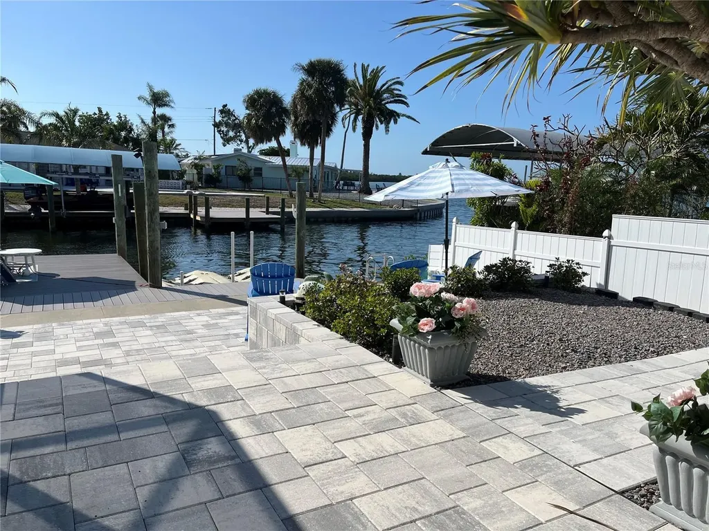 3704 100th Street W Bradenton FL 34210