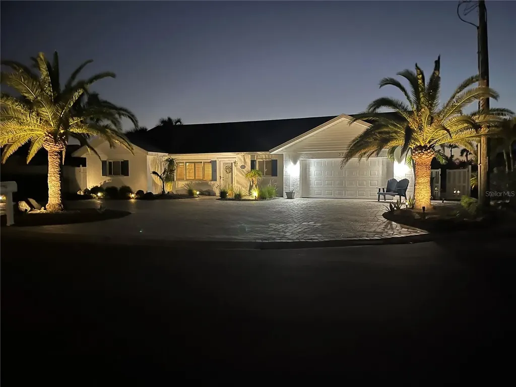 3704 100th Street W Bradenton FL 34210
