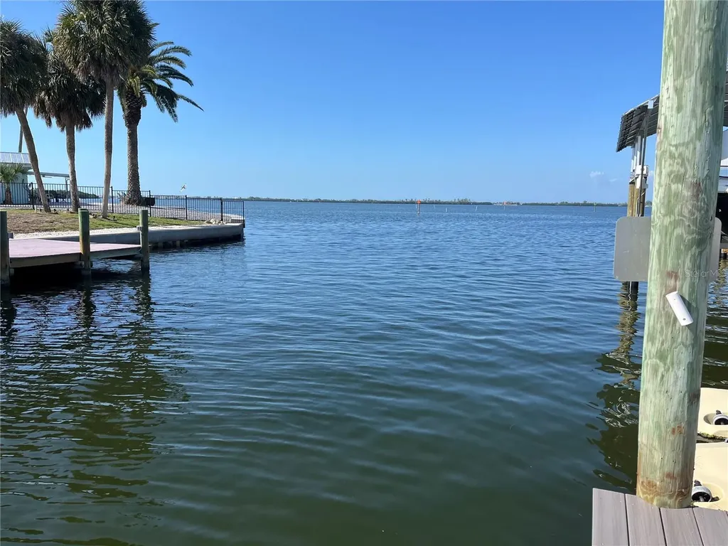 3704 100th Street W Bradenton FL 34210