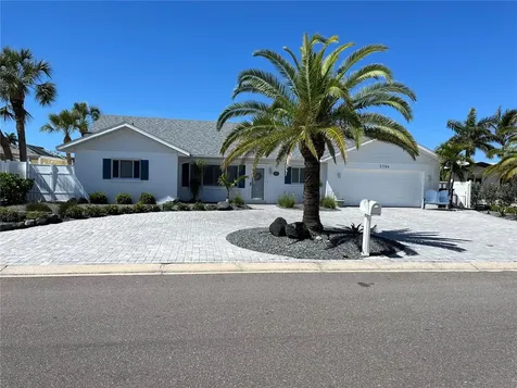3704 100th Street W Bradenton FL 34210