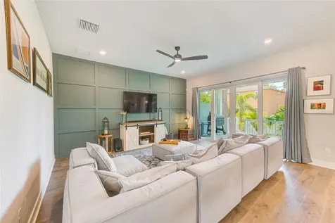 4710 W El Prado Boulevard Tampa FL 33629