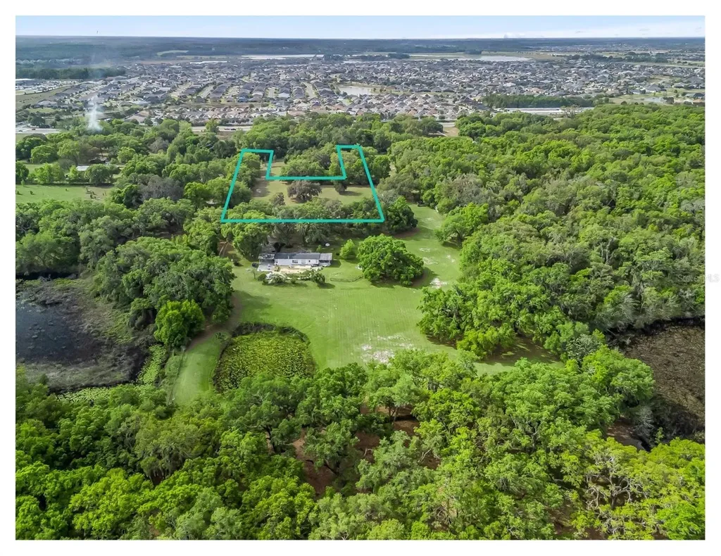 747 County Road 466a Fruitland Park FL 34731