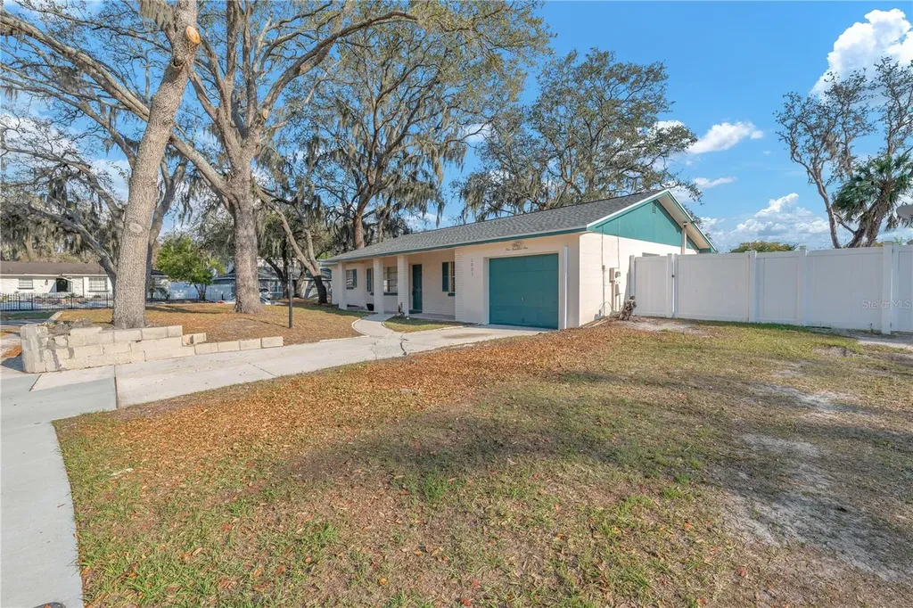 1001 Hallwood Loop Brandon FL 33511