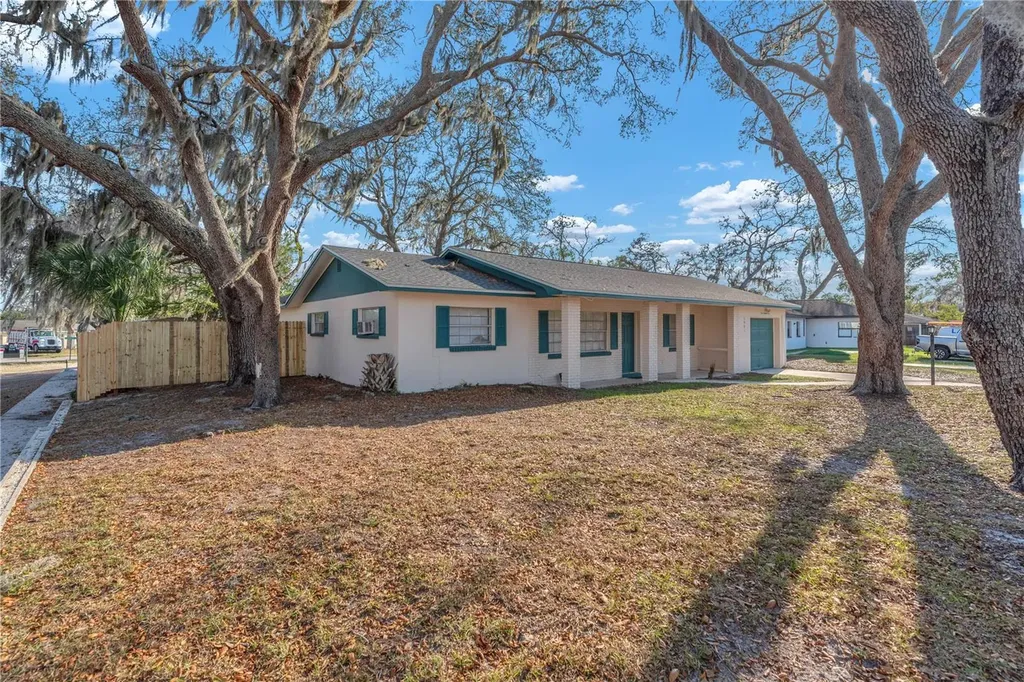 1001 Hallwood Loop Brandon FL 33511