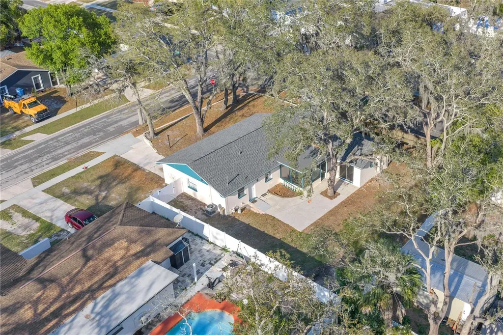 1001 Hallwood Loop Brandon FL 33511