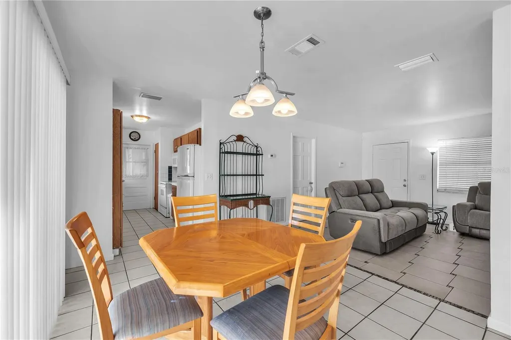 1001 Hallwood Loop Brandon FL 33511