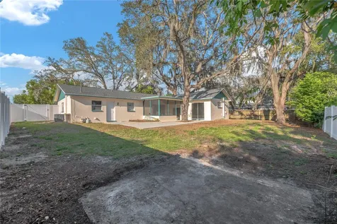1001 Hallwood Loop Brandon FL 33511