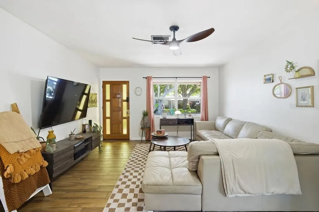 8520 109th Way Seminole FL 33772