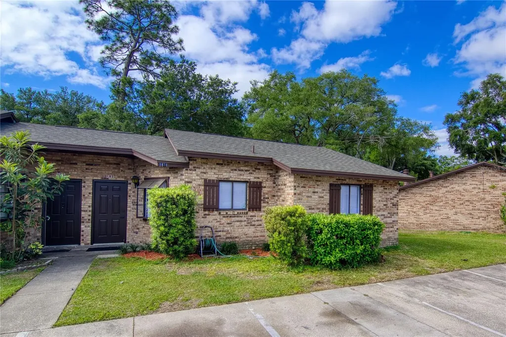 1831 Foxhall Circle Kissimmee FL 34741
