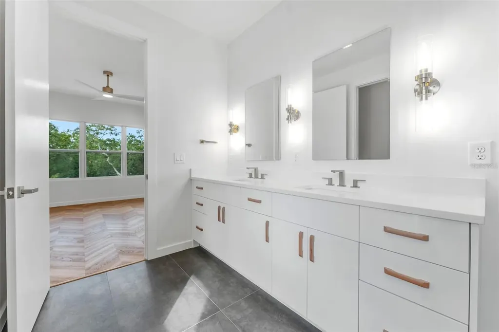 102 W Adalee Street Tampa FL 33603
