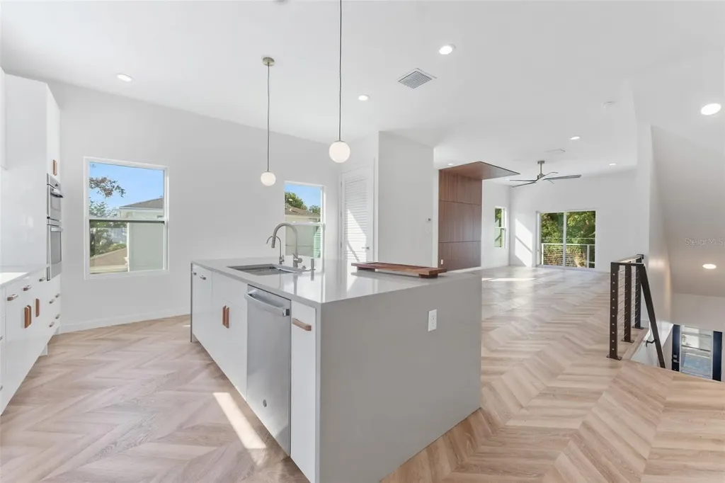 102 W Adalee Street Tampa FL 33603