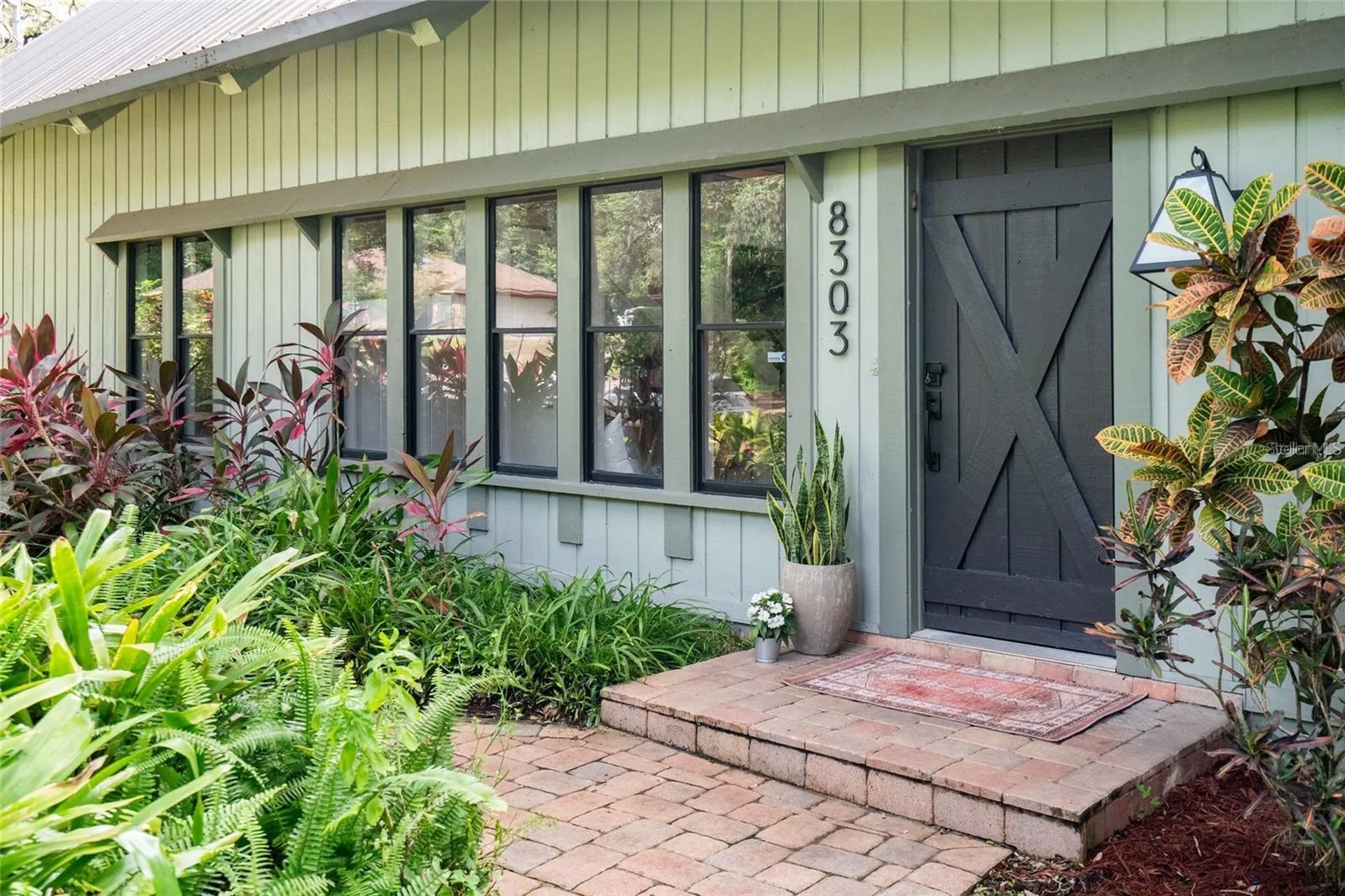 8303 N River Oaks Court Tampa FL 33617