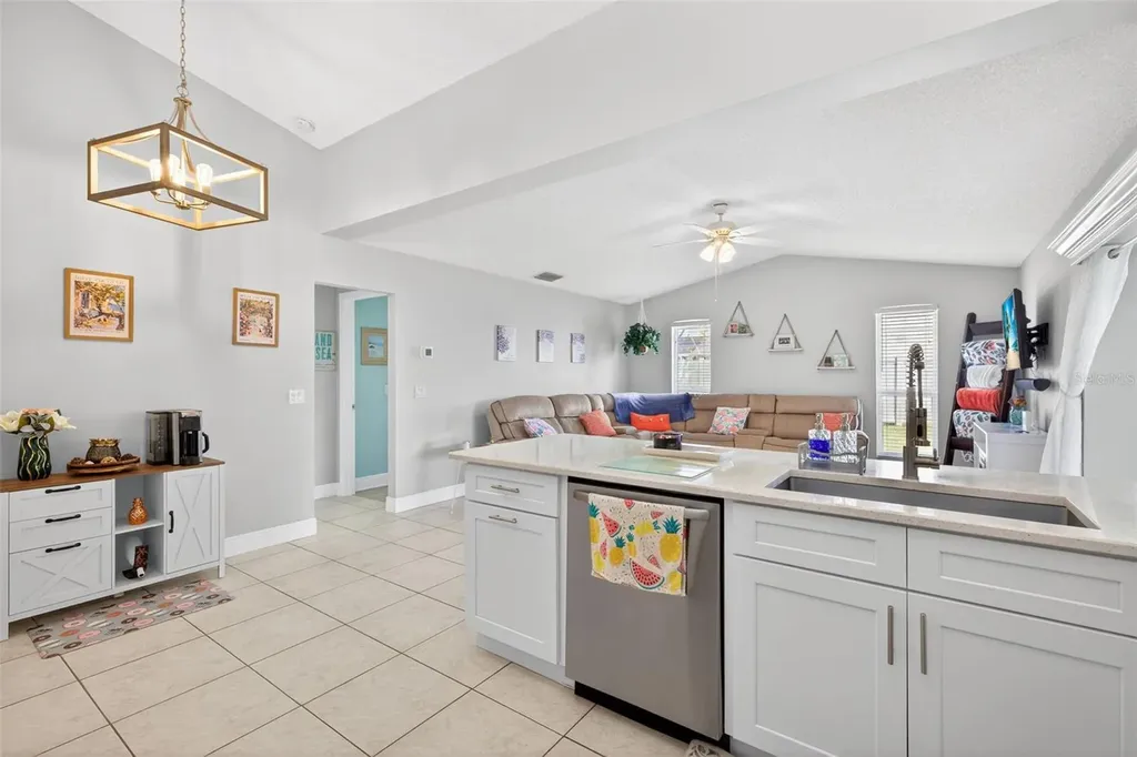 3907 57th Place E Bradenton FL 34203