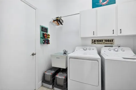 3907 57th Place E Bradenton FL 34203