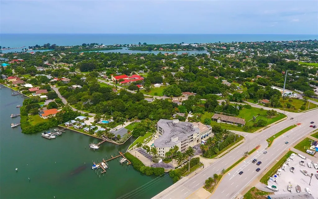 516 Tamiami Trail S Nokomis FL 34275