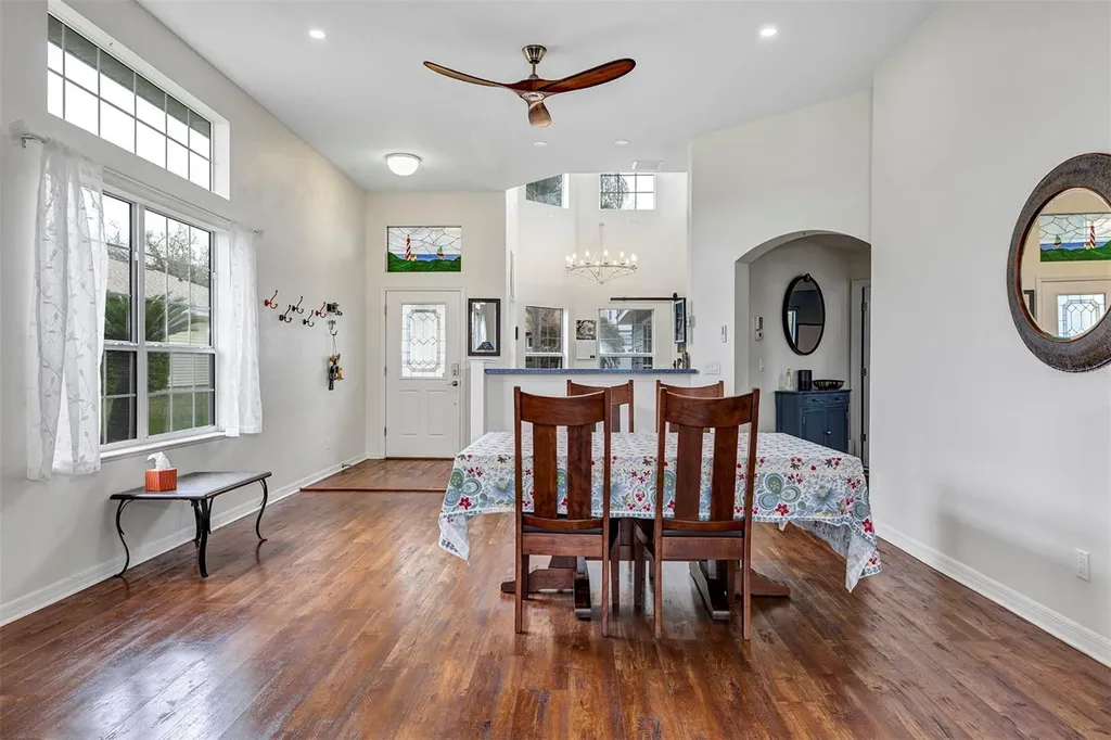 5481 Bounty Circle Tavares FL 32778
