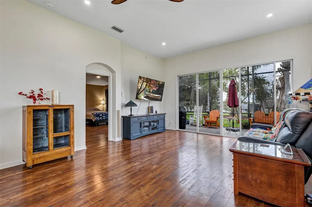5481 Bounty Circle Tavares FL 32778