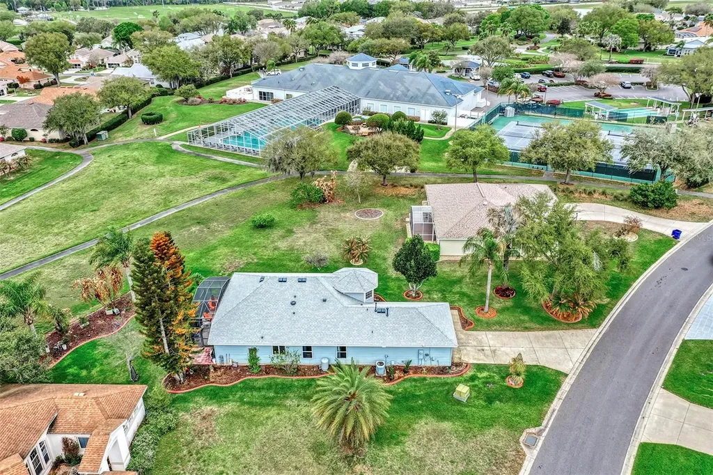 5481 Bounty Circle Tavares FL 32778