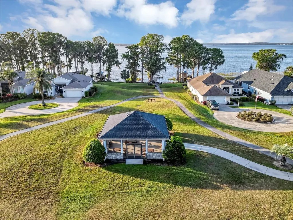 5481 Bounty Circle Tavares FL 32778