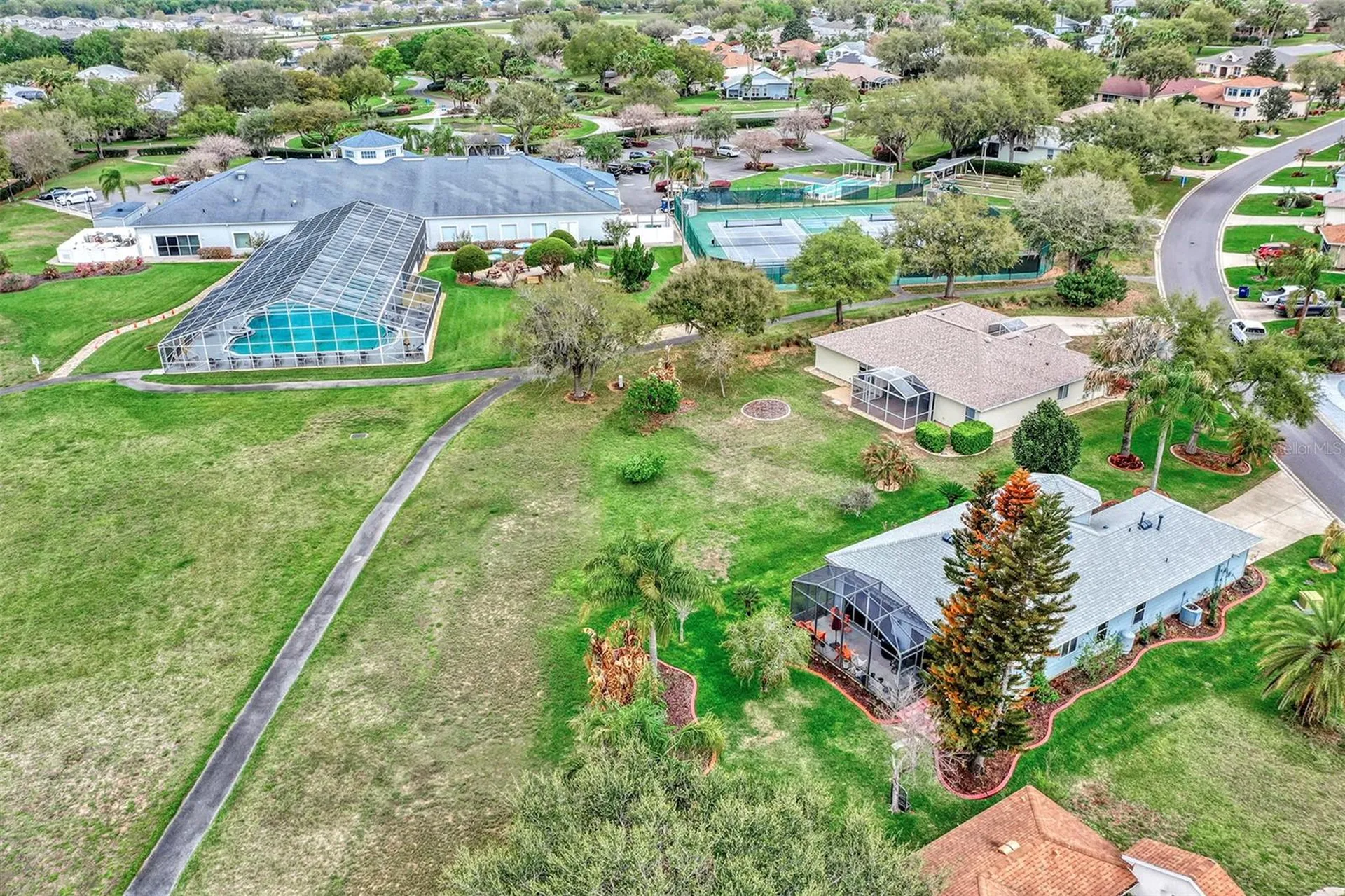 5481 Bounty Circle Tavares FL 32778